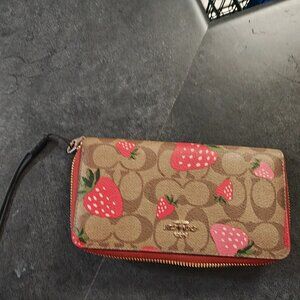 Coach Long Zip Around Wallet In Signature With Wild Strawberry Print CH523